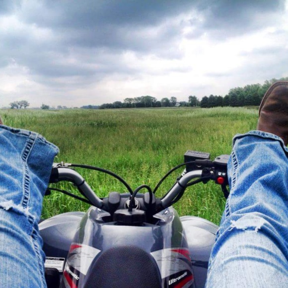 Meet your Posher, Meghan - Picture 3 of 8